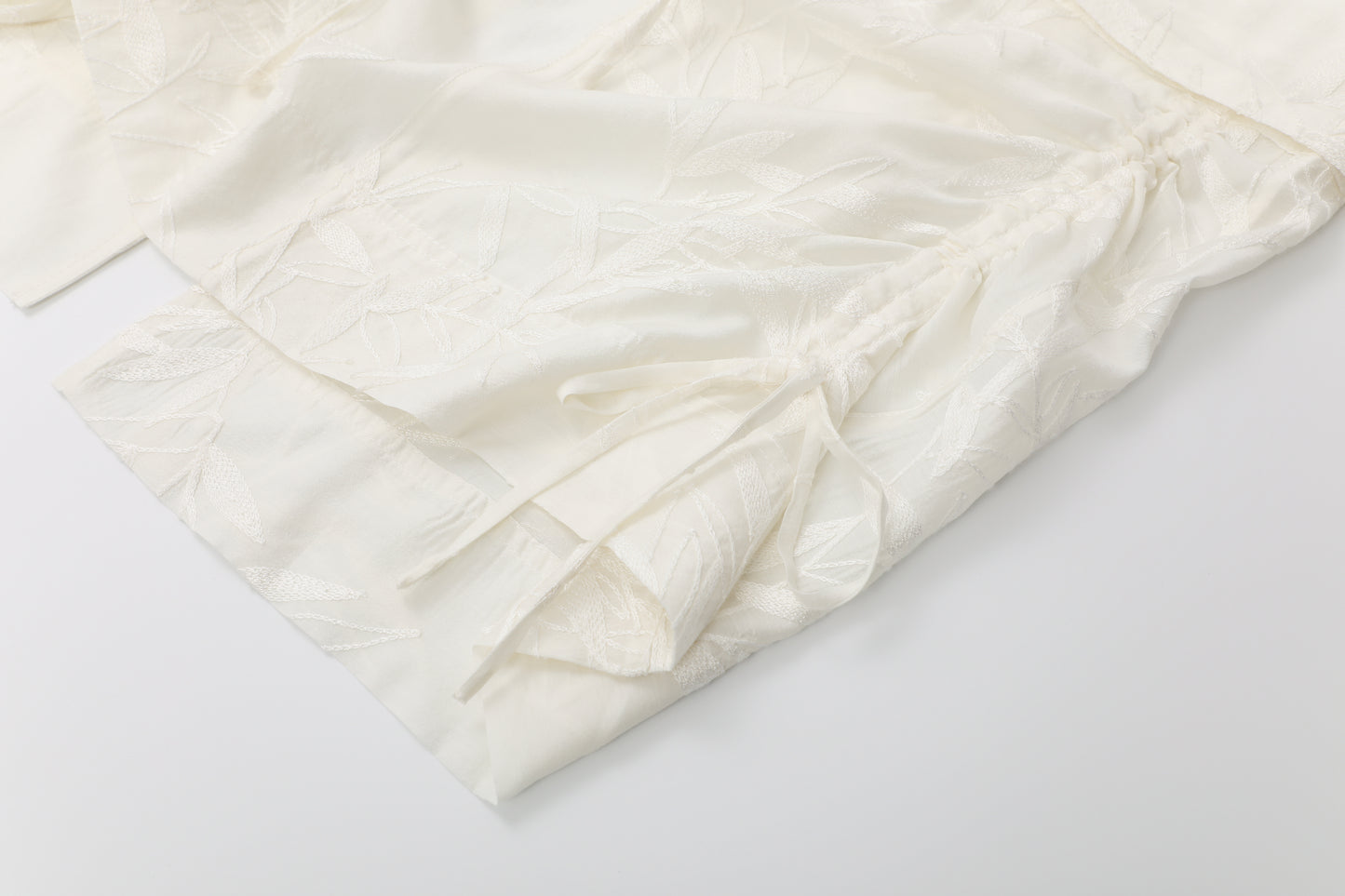 White Bamboo Embroidery Drawstring Skirt