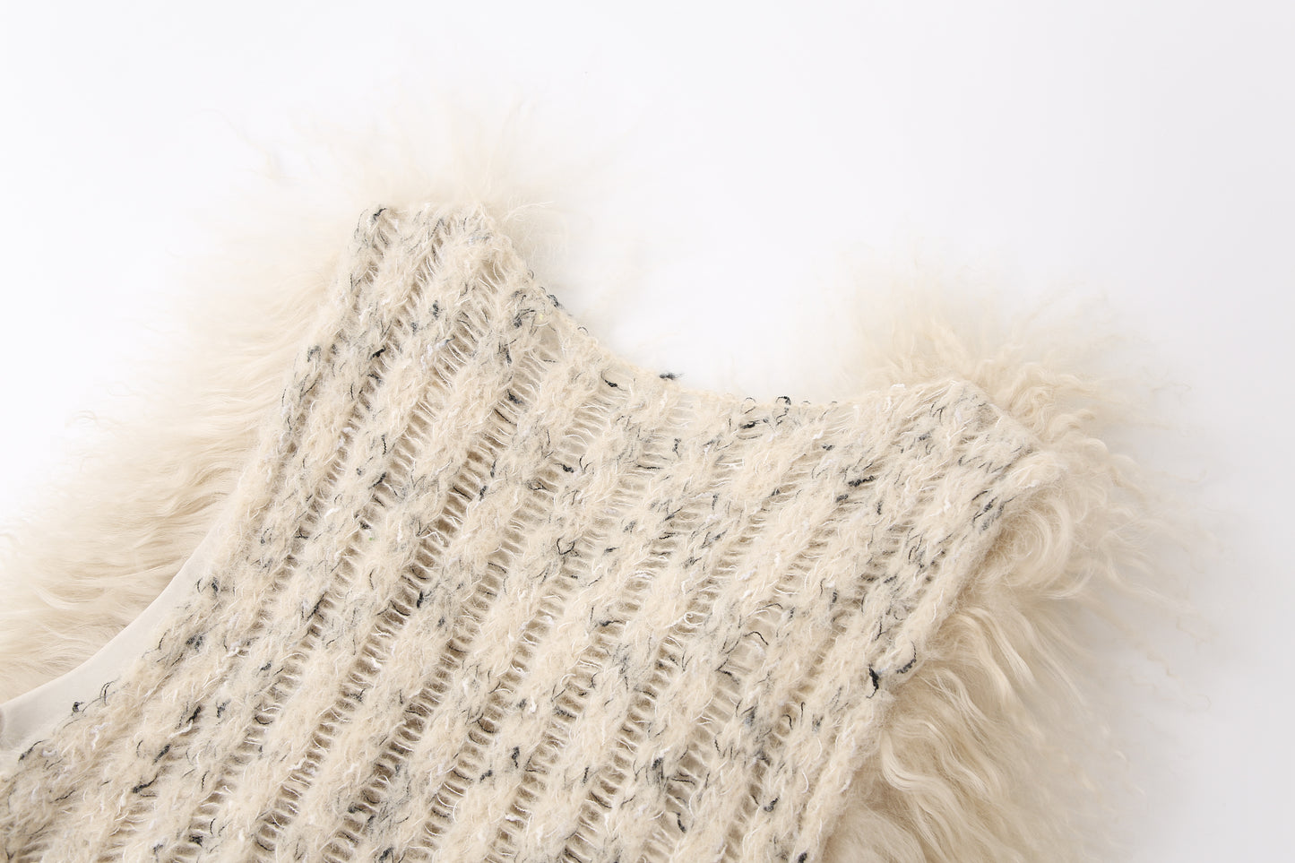 LONG SHEARLING PATCH MOHAIR VEST CREAM