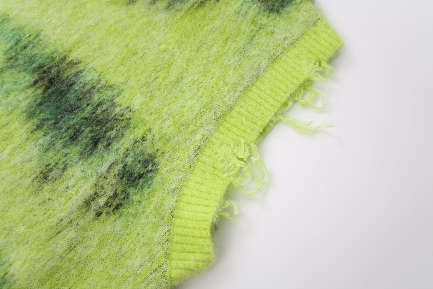LIME DISTRESSED KNIT VEST FOR HER